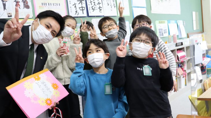 京都市内の小中学校の難聴学級に図書カードを寄贈しました